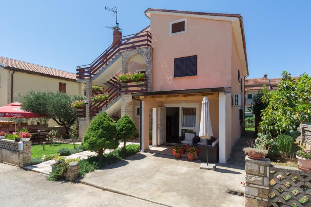 Apartments Orange 167 Novigrad Istria Eksteriør billede